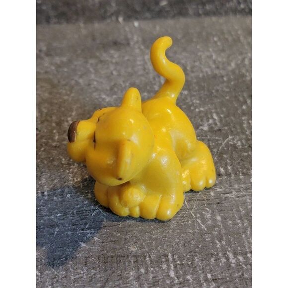 Mini lion cub Zoo Safari toy figure - Picture 2 of 4